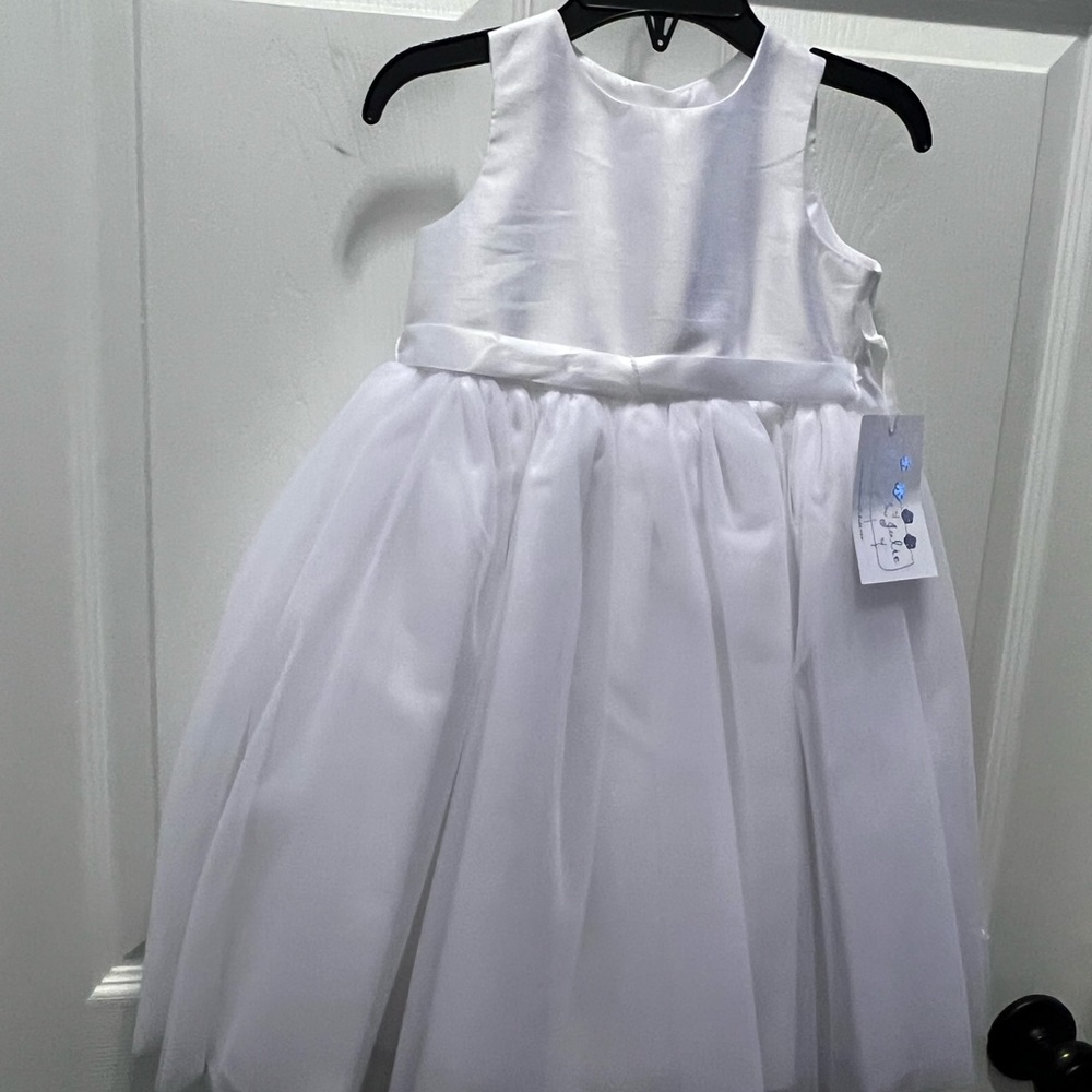 White scoop neck flower girl dress